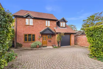 Burrell Road, Compton, RG20
