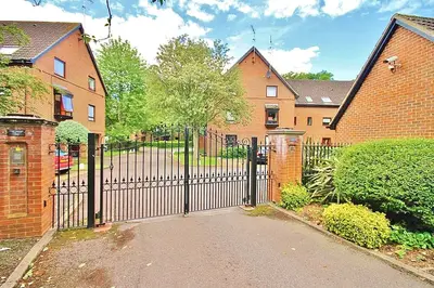Moormede Crescent, Staines-upon-Thames, TW18