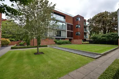 Barlow Moor Road, Manchester, M20