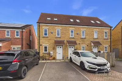 Sycamore Drive, Castleford, West Yorkshire, WF10