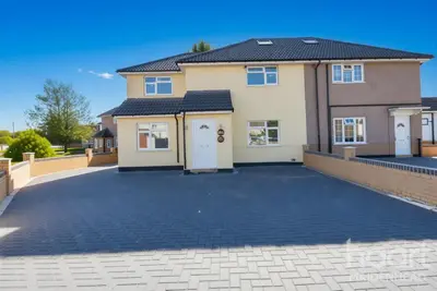 Mirador Crescent, Slough, SL2