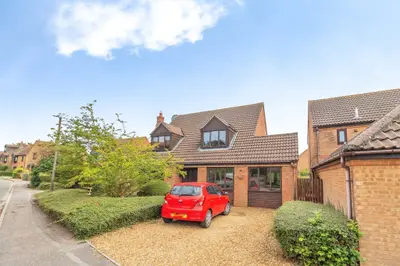 Shuttleworth Grove, Wavendon Gate, MILTON KEYNES