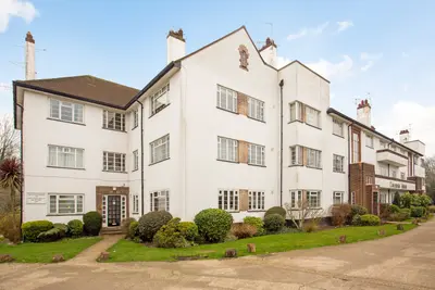 Chertsey Road, Twickenham, TW1