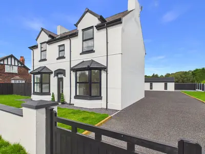Chester Road, Sutton Weaver, WA7