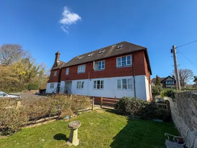 Stone Cross, Mayfield, TN20