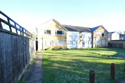 Brighton Road, CR8