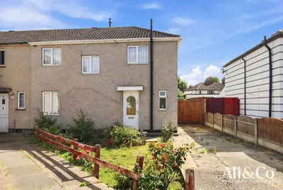 Southey Walk, Tilbury, Essex, RM18 8AT