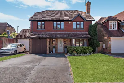Saturn Croft, Winkfield Row, Bracknell, Berkshire, RG42 6PA
