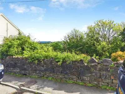 New Road, Ynysmeudwy, SA8