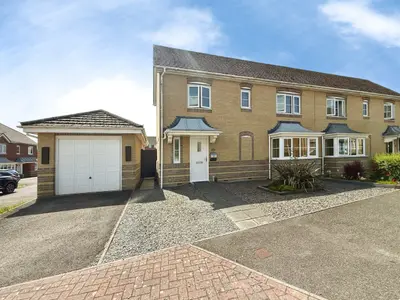 Wiltshire Crescent, Basingstoke, Basingstoke, RG22 5FD