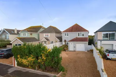 West Bracklesham Drive, Bracklesham Bay, PO20