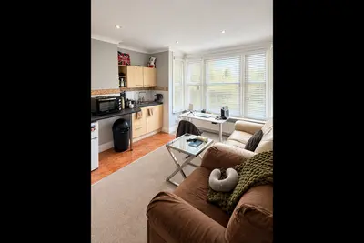 Farnham Road, GU2