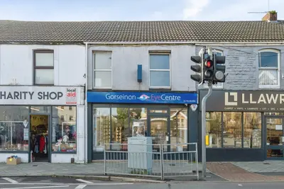 High Street, Gorseinon, SA4