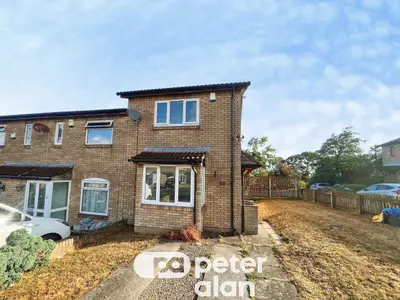 Glenbrook Drive, Barry, CF63
