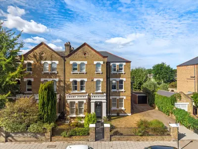 Chiswick Lane, London W4