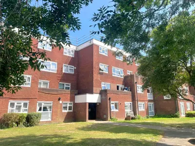 Hazelmere Close, Leatherhead, KT22