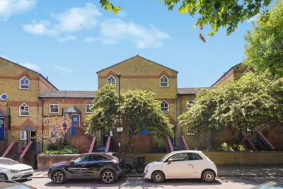 8 bed for sale in Warltersville Road, Archway, N19