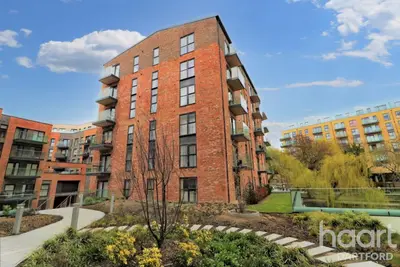 Langley Square, DA1
