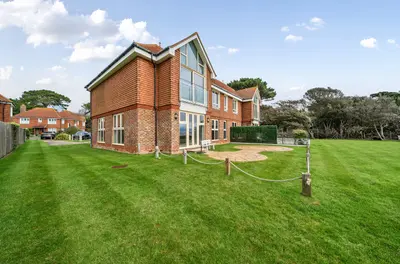 Swordfish Close, Lee-on-the-Solent, PO13