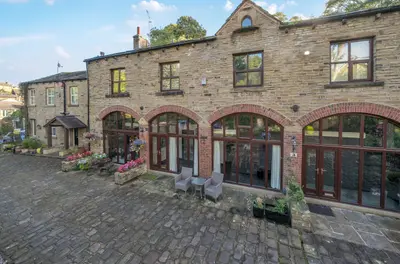 Fold Court, Kirkburton, HD8