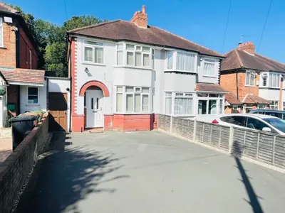Acheson Road, Shirley, B90