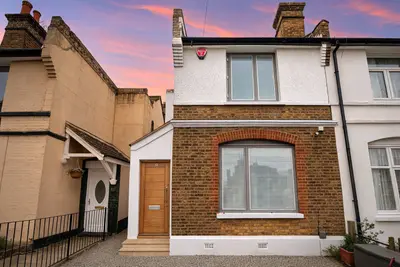 Moat Lane, Erith, DA8