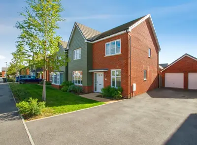Manser Row, Longhedge, SP4