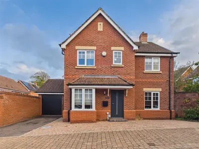 Biggin Hill Close, Malvern, WR14