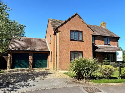 Northfields, Bulkington, SN10