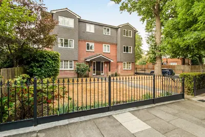 Ullathorne Road, London, SW16