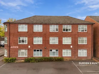 Palmerston Road, Buckhurst Hill, IG9