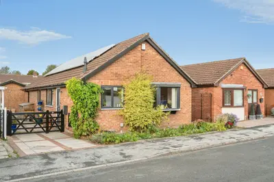 Bretton Close, Dunscroft, DN7