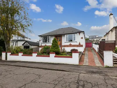 Forres Avenue, Giffnock