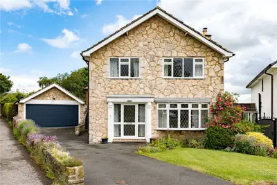 Renton Lea, Guiseley, LS20