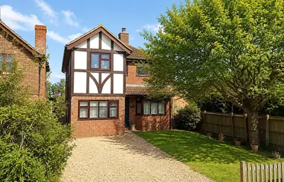 Victoria Road, Hayling Island, Hampshire, PO11