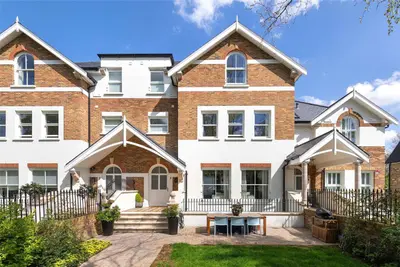 Silver Birches Close, Richmond, TW10 6NX