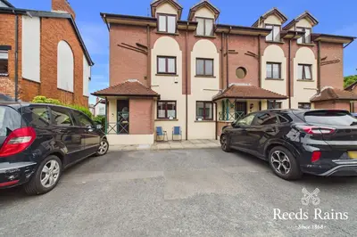 Knocklofty Court, Belfast, BT4