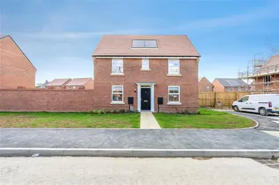 Albacore Walk, Bosham, PO18