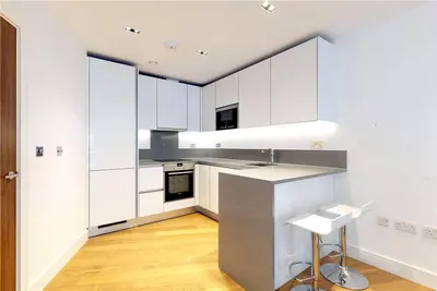 Longfield Avenue, London, W5