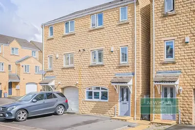 Sage Grove, Brighouse, West Yorkshire, HD6