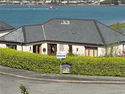St. Patricks Hill, Llanreath, SA72