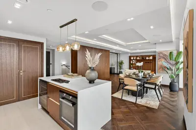 The Penthouse, Viadux, M1