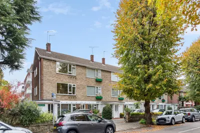 Holmesdale Road, TW9