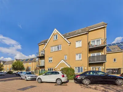 Varcoe Gardens, Hayes, UB3