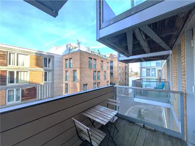 Apartment to rent in East Lane, London, SE16