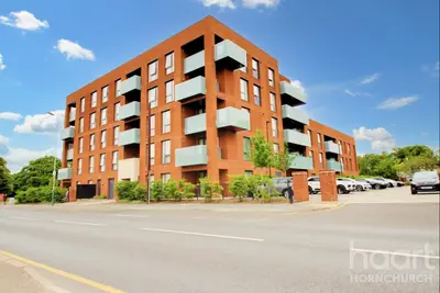 Winterberry Court, RM11