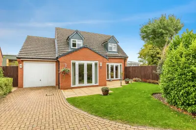 Willow Lane, Hartwell, NN7