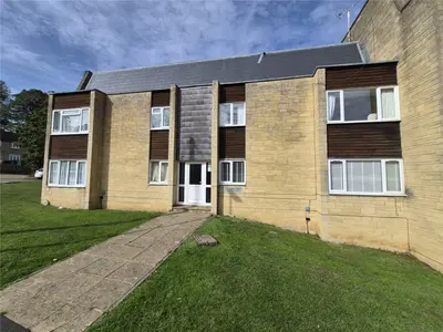 Meadow Road, Cirencester, GL7