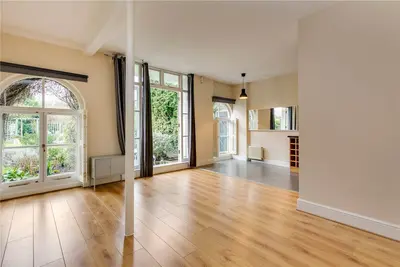 Castelnau, Barnes, SW13