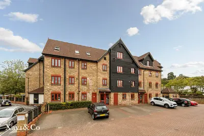 Shire Place, The Ham, TW8 8HE